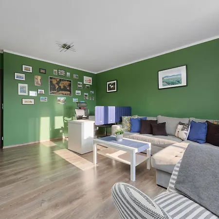 Lively In With Balcony And Desk By Renters * Wroclaw