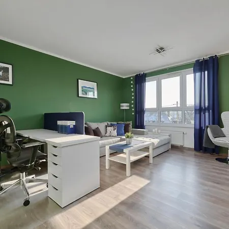 Lively In With Balcony And Desk By Renters