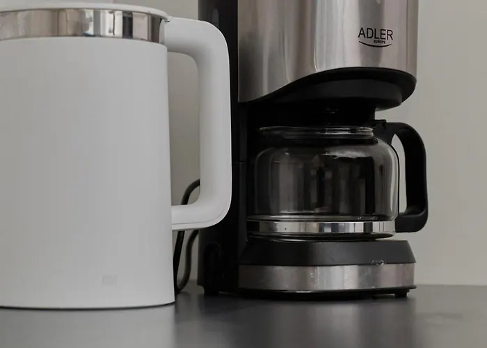 شقة Lively In With Balcony And Desk By Renters فروتسواف