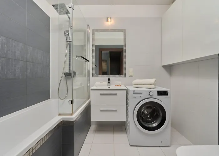 Lively In With Balcony And Desk By Renters Vratislav